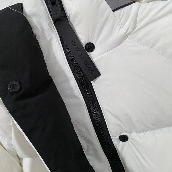 Canada Goose White Down Outerwear - Picture 2 of 12
